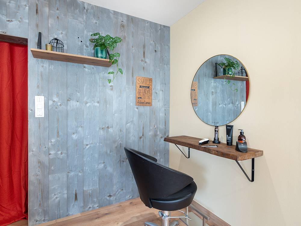 photo du salon côté coupes hommes